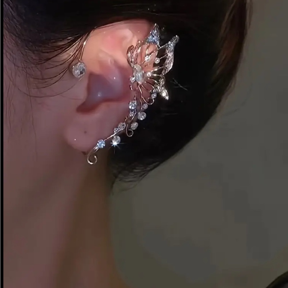 2/$10 Butterfly Ear Cuff in‎ Silver (Single)